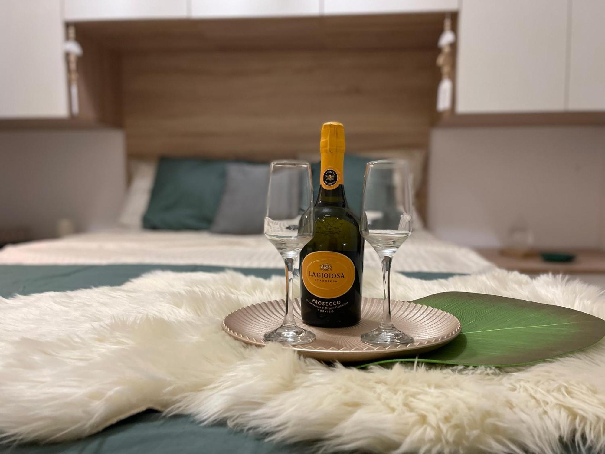 Rose Luxury Apartment Palace 布加勒斯特 外观 照片